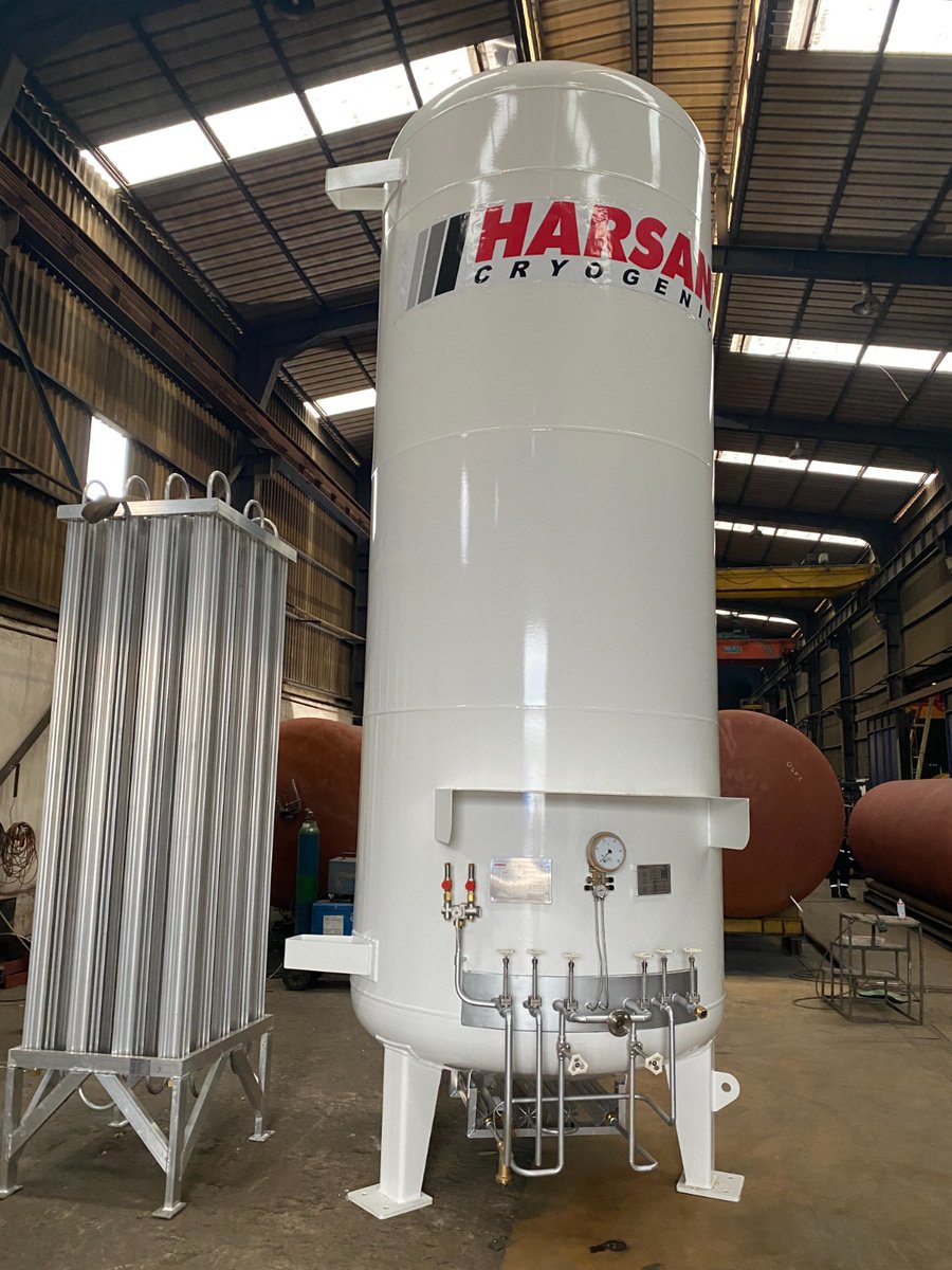 TankerHarsan's tweet photo. 10 M3 LOX-LAR-LIN TANK
Volume                               10 m³
Tare Weight (Approx.)    5000 kg
Diameter                            1600 mm (Inner Tank)
2100 mm (Outter Jacket)
Length                                5500mm https://t.co/2hgS1lpdsA