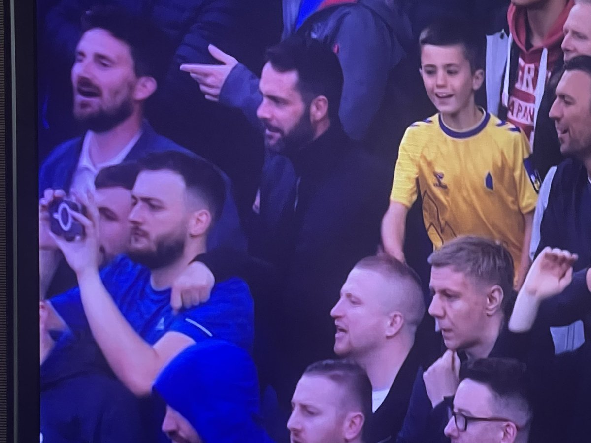 TomStokesFC's tweet image. Match day vloggers ruining the beautiful game