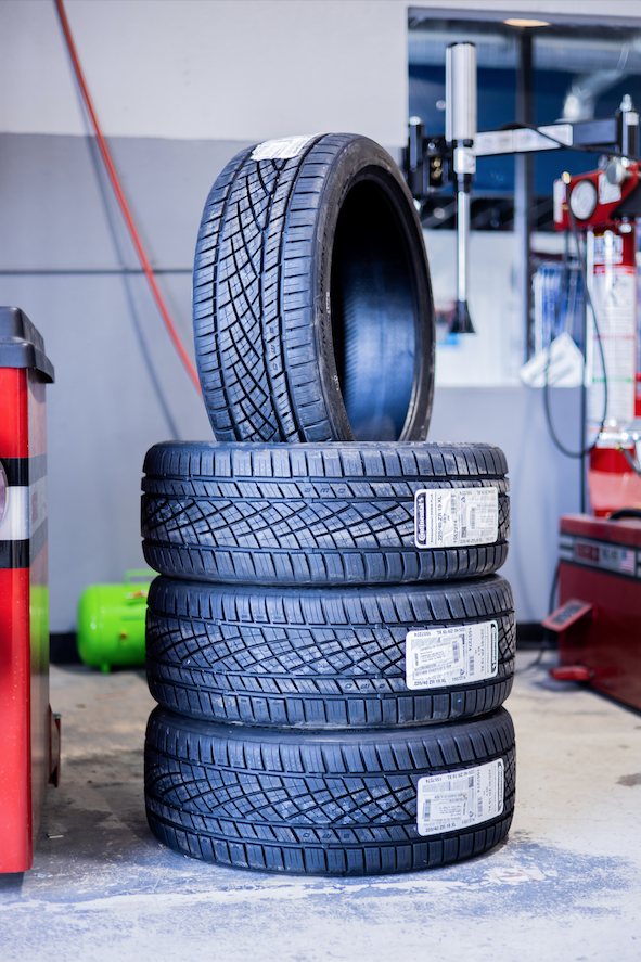 Toptechsgarage's tweet image. It’s time for a fresh start and that starts with NEW TIRES! When you buy a set of new tires at our shop, you’ll automatically get a FREE ALIGNMENT! What are you waiting for? Make your appointment today and get those wheels rolling!
#NewTires #FreeAlignment #elpaso #toptechsgarage
