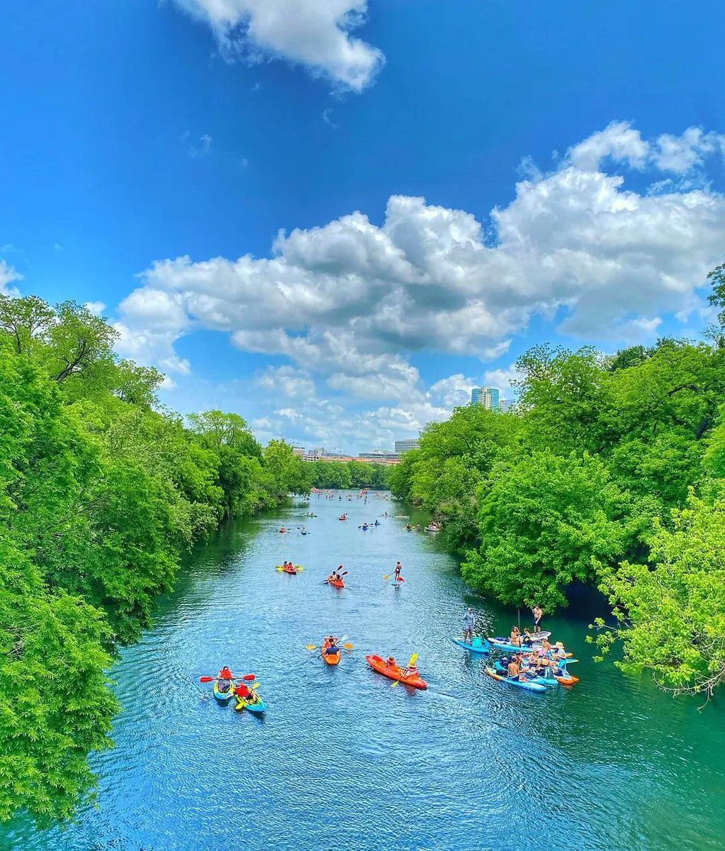 Lady Bird Lake In Texas, USA 📸 🇺🇸
#ladybirdlake #austintexas #austin #atx #austintx #texas #townlake #atxlife #downtownaustin #sup #laketravis #paddleboarding #austinblogger #keepaustinweird #kayaking #austinlifestyle #zilkerpark #visitaustin #austinlife #bartonsprings