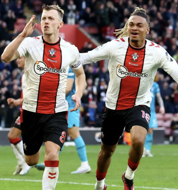 SenditLew's tweet photo. Let’s Run it , IF there is Over 1.5 Goals between Nottingham F v Southampton i'll #Giveaway £25 to someone.⚽️⚽️
To enter - 👇🏻

(1) Like this tweet ❤️
(2) Retweet this tweet 🔃
(3) Join this FREE Telegram ⬇️

https://t.co/5msKq437qc

Good luck Peeps 🤟🏻💰 https://t.co/q1xtd742pK