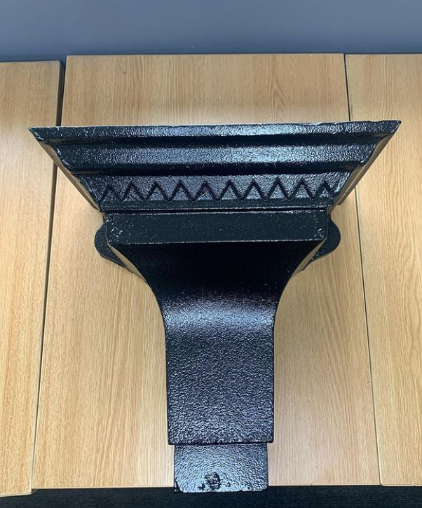 YeomanRainguard's tweet image. The perfect way to add a little extra prestige to your home, our hoppers can be custom-made to your specifications and colour choices!

We love the profile of this Cast Aluminium Rotherham hopper!

Find your perfect hopper:
rainguard.co.uk/hoppers/ 

#Rainguard #RainwaterSystem