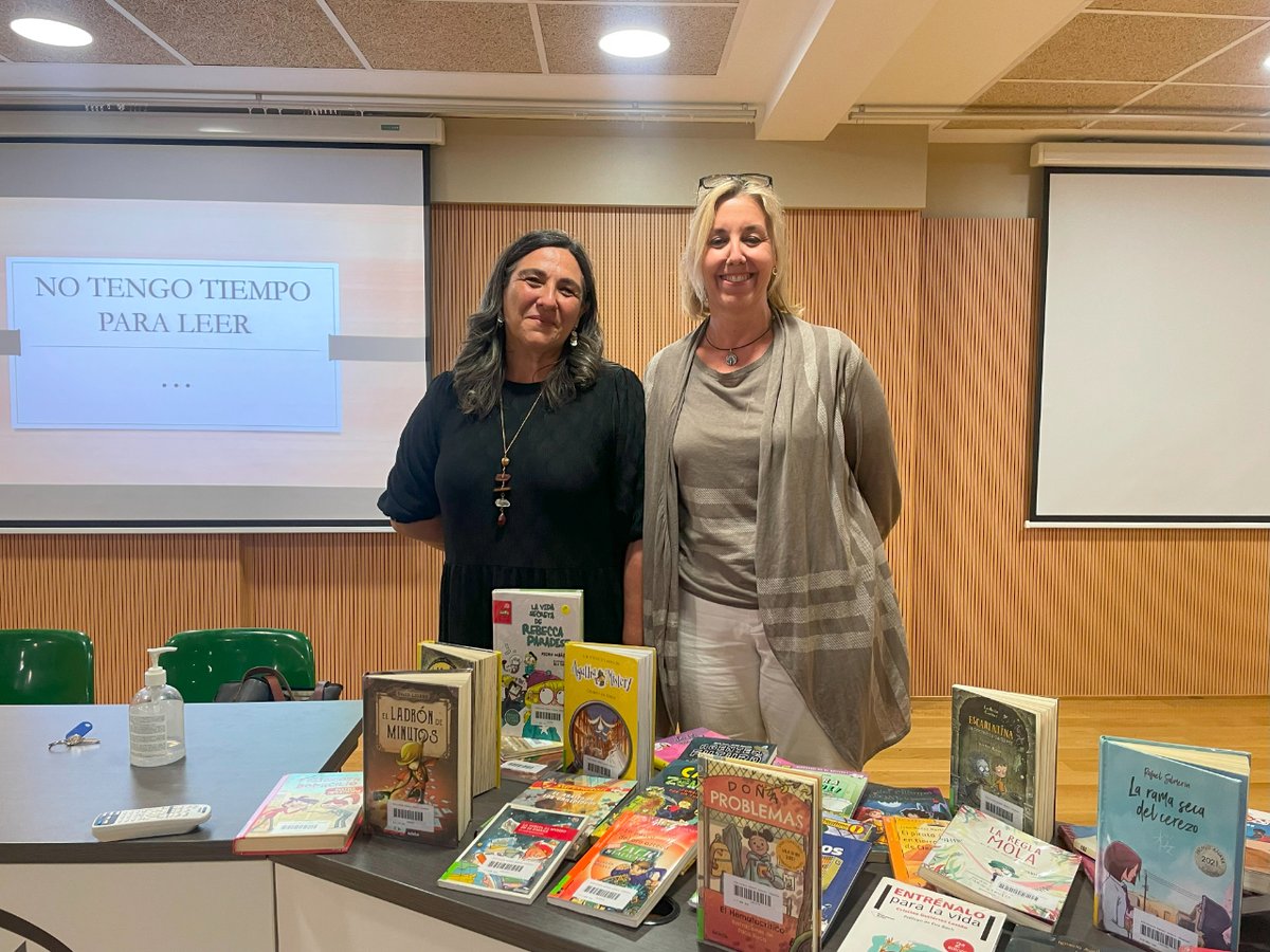 Gracias Felisa Ferraz por tu taller de animación a la lectura 😃 Y gracias también a Inmaculada García Fernández, directora de la biblioteca pública Rafael Andolz de La Almozara, por traernos tantos libros 📚

<a href="/BIB_Cubit/">Bibliotecaria en Rafael Andolz</a> y a <a href="/ZGZBibliotecas/">Bibliotecas Públicas Municipales de Zaragoza BPMZ</a> #SCJFamily #SagradoCorazóndeJesús