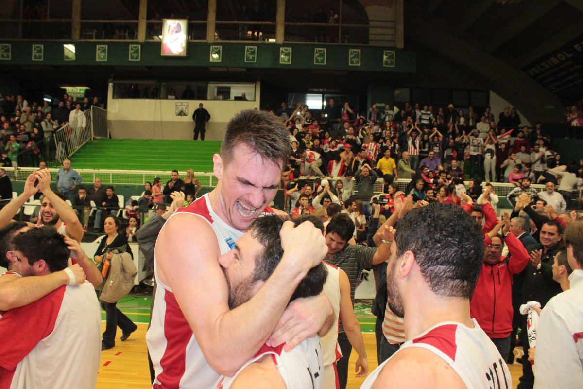 Hace 8 años conseguíamos un ascenso emotivo e histórico 🫶🏻🏀

🥹 Hoy somos el último campeón la <a href="/LigaNacional/">La Liga</a> y estamos peleando en los #Playoffs de la presente temporada. 

¡Vamos por más Gloria! 💪🏼🇦🇹