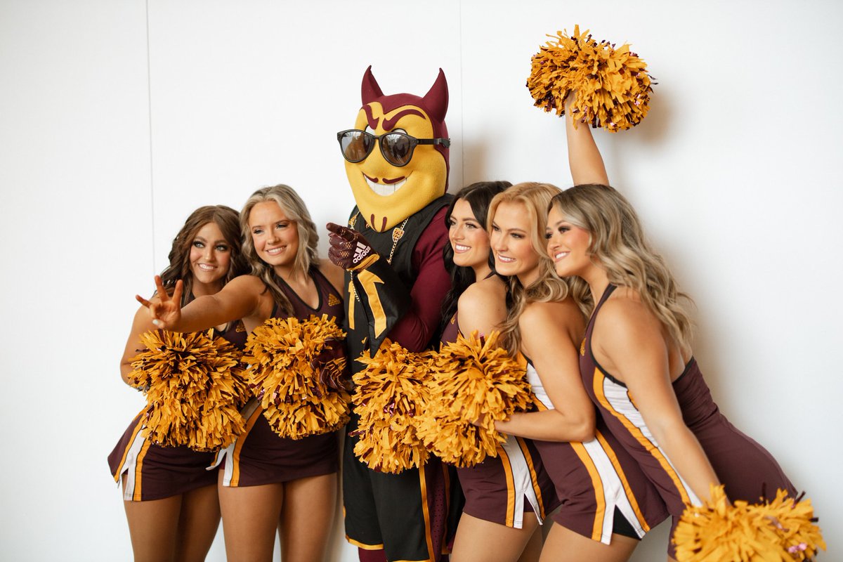 Happy Mascot Monday and graduation to the class of ‘23! Graduates, drop some of your favorite ASU pics down below👇 #ForksUp #MascotMonday