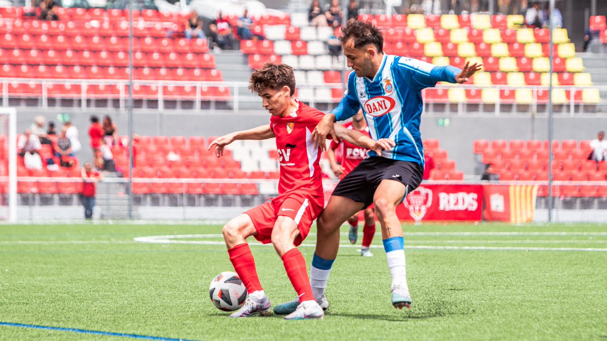 TerrassaFC's tweet photo. ⚽ 𝗠𝗢𝗠𝗘𝗡𝗧𝗦 @TerrassaFC!
🫶 𝗠𝗢𝗠𝗘𝗡𝗧𝗦 #TerrassaFCExperience!

AMUNT #TERRASSA! ❤🤍

(📸: @MFerretvisuals) https://t.co/GWQF4KN77B