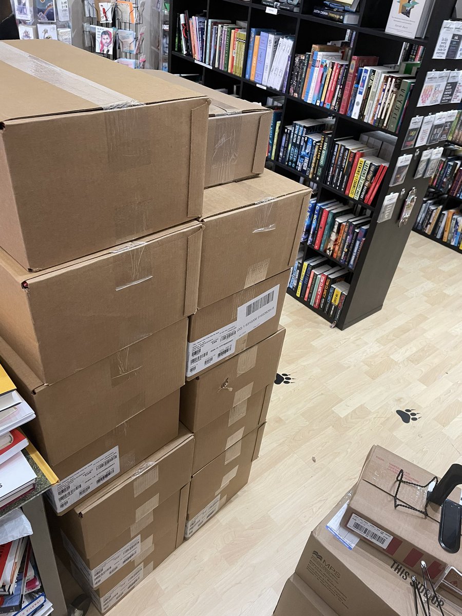 It’s been awhile since I’ve had a pallet delivery!  Guess who is in the bookstore? Ok, so you really don’t need clues. @simonandschuster bestthrillbooks @atriathrillers @atriamysterybus @jackcarrusa #thebookdragonshopstauntonva #indiebookstore @therealbookspy @simonandschuster