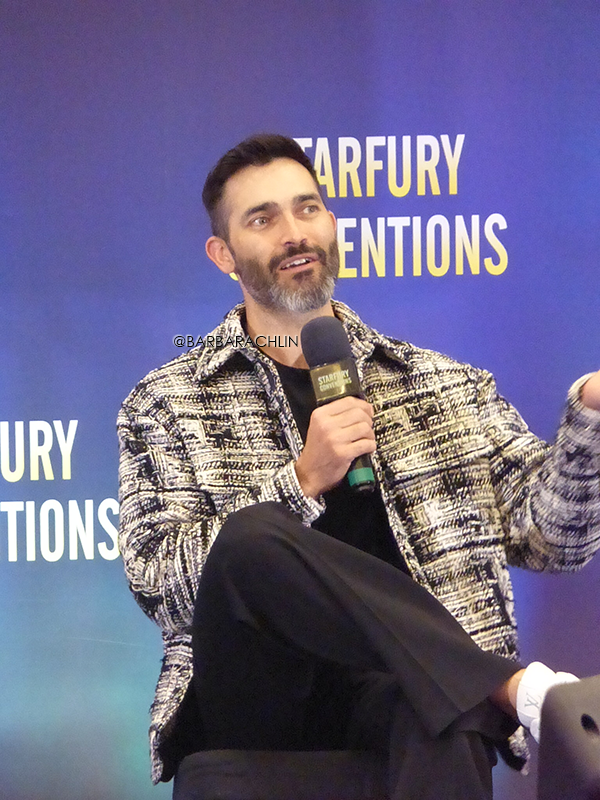 TylerHoechlinFR's tweet photo. Voici quelques unes de nos photos des panels de la #ultimatesapokolips de ce week-end #TylerHoechlin (merci de nous créditer) https://t.co/M5uHRF2eoH