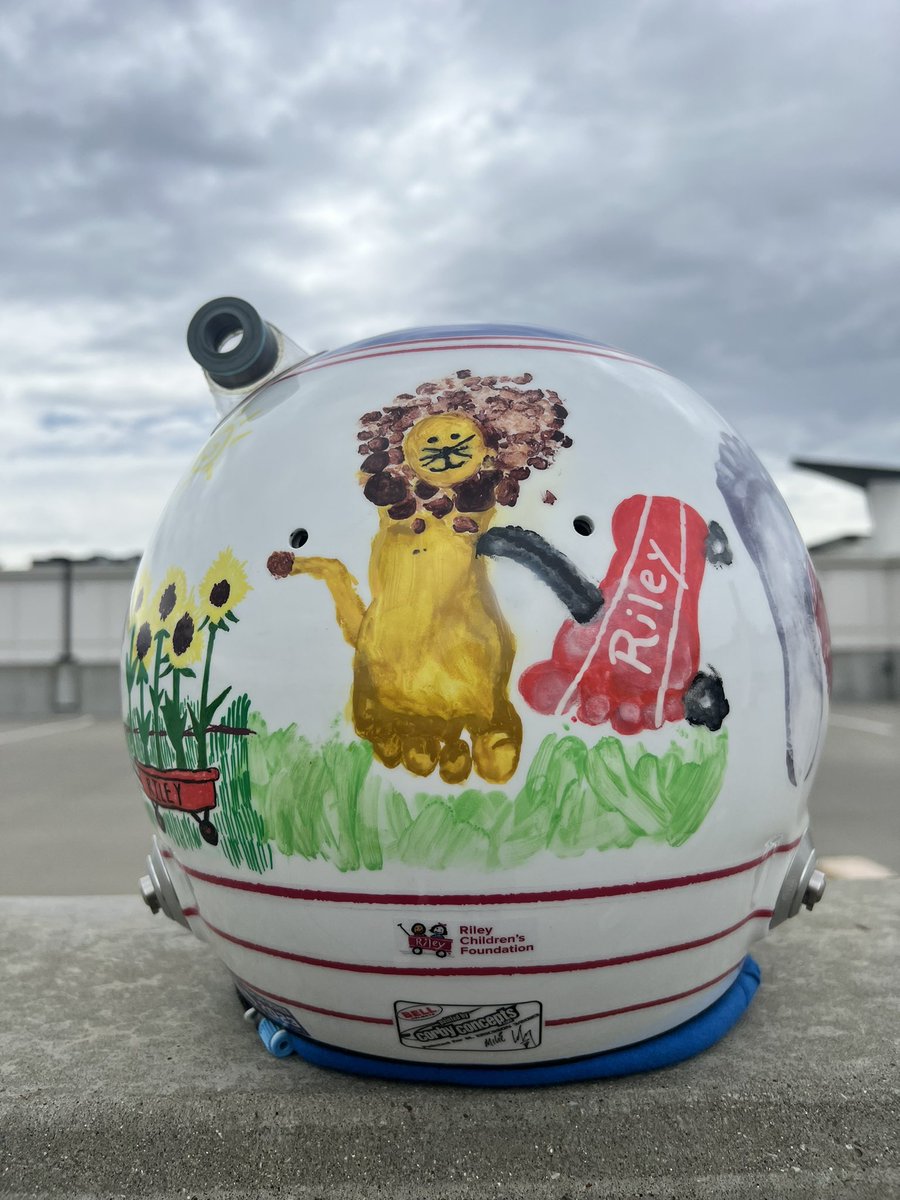 Ericsson_Marcus's tweet photo. 🚨New helmet alert 🚨

I’m teaming up with @RileyKids for the Mental Health Awareness Month. I got 4 paintings from Riley Kids that makes up my helmet design for the GMR Grand Prix this weekend @IMS . After the race I will auction off the helmet, all proceeds going to @RileyKids https://t.co/hWEnmQQhxy
