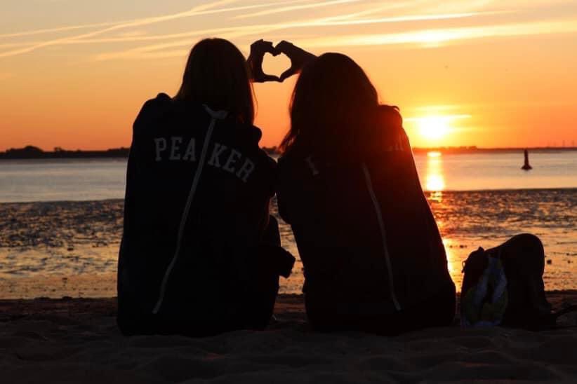 Our wonderful peaker Sandra Barthel sharing a gorgeous sunset with a peaker friend. The best thing about @MyPeakChallenge is our community from all over the world. Show us you peaker pal moments and we’ll share them.
@SamHeughan #Peakerproud