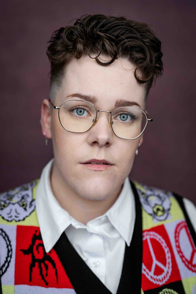 ZsaraJaeger's tweet photo. ๐NEW HEADSHOTS ๐ญ
๐London based northern actor-singer
๐non-binary/ gender fluid
๐ญ training @LCMActingThM
โจ: https://t.co/d73RKU1K61
๐ธ: @yellowbellyfoto
#castingdirectors #casting #actor #directors #nonbinary #genderfluid #nonbinaryactor https://t.co/B7uvbTyrDj