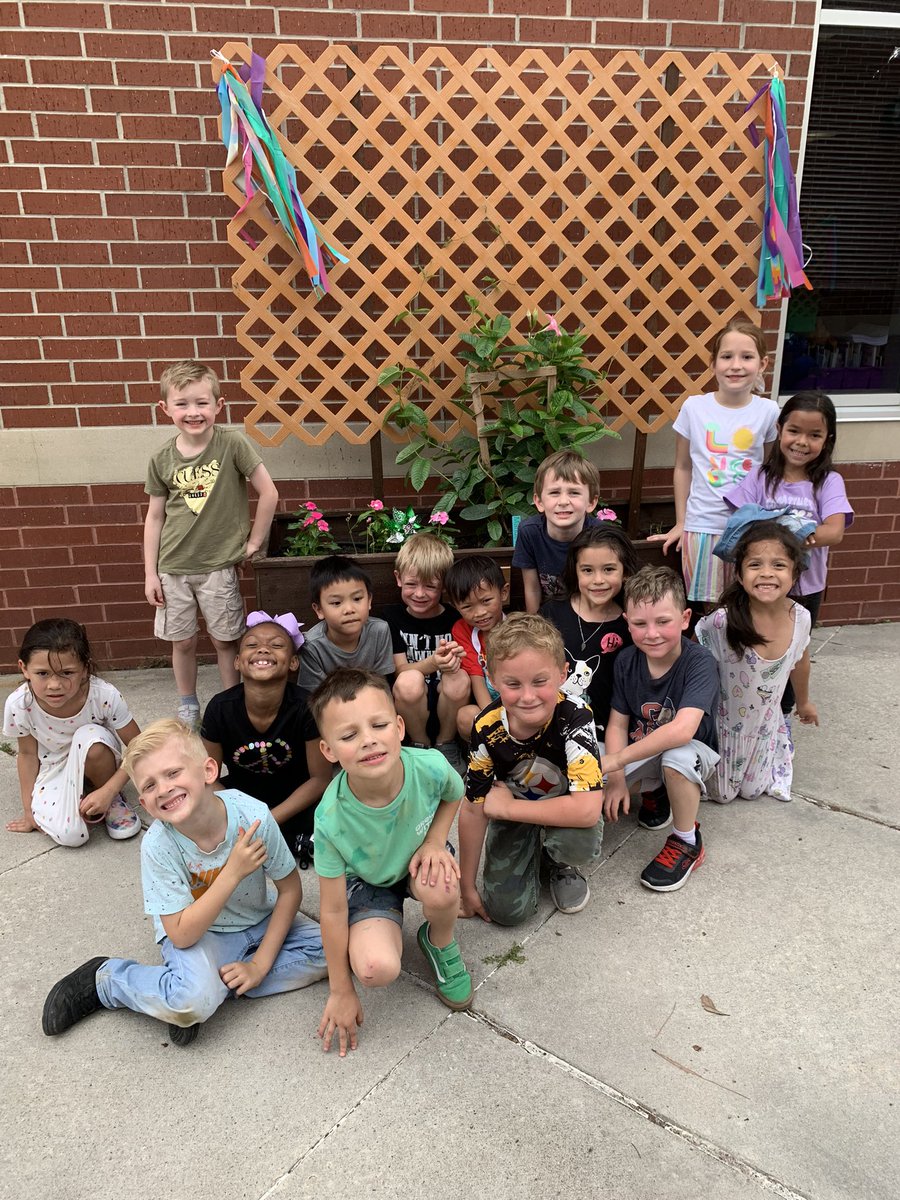 Stephanie Howard (@cpeshoward) on Twitter photo Wow!! Our very first ever KinderGARDEN! Thank you so much, Girl Scout Troop #111039 <a href="/TISDCPES/">Canyon Pointe Elementary</a> <a href="/TomballISD/">Tomball ISD</a> <a href="/girlscouts/">Girl Scouts</a> Wow!! Our very first ever KinderGARDEN! Thank you so much, Girl Scout Troop #111039 <a href="/TISDCPES/">Canyon Pointe Elementary</a> <a href="/TomballISD/">Tomball ISD</a> <a href="/girlscouts/">Girl Scouts</a>