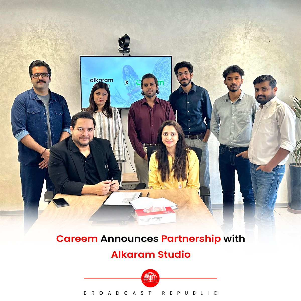 Careem is excited to announce its partnership with Alkaram, a leading clothing brand in Pakistan. 

#BroadcastRepublic #Careem #Alkaram #Partnership #ShoppingVouchers #Deals #Pakistan #Fashion #BehindYouCOAS