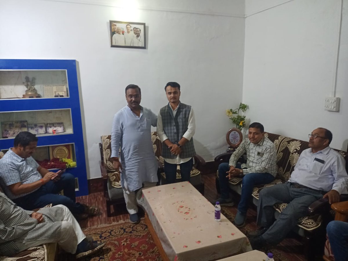 SurajChaubeyINC's tweet photo. मध्य प्रदेश शासन के पूर्व मंत्री एवं सिहावल विधानसभा के लोकप्रिय विधायक आदरणीय बड़े भैया श्री कमलेश्वर पटेल जी के द्वारा उनके गृह ग्राम सुपेला में आयोजित श्रीमद् भागवत कथा में और देवी चित्रलेखा जी के मुखारविंद से श्रीमद् भागवत कथा का श्रवण करने का सौभाग्य प्राप्त हुआ https://t.co/k60EX6BHJT