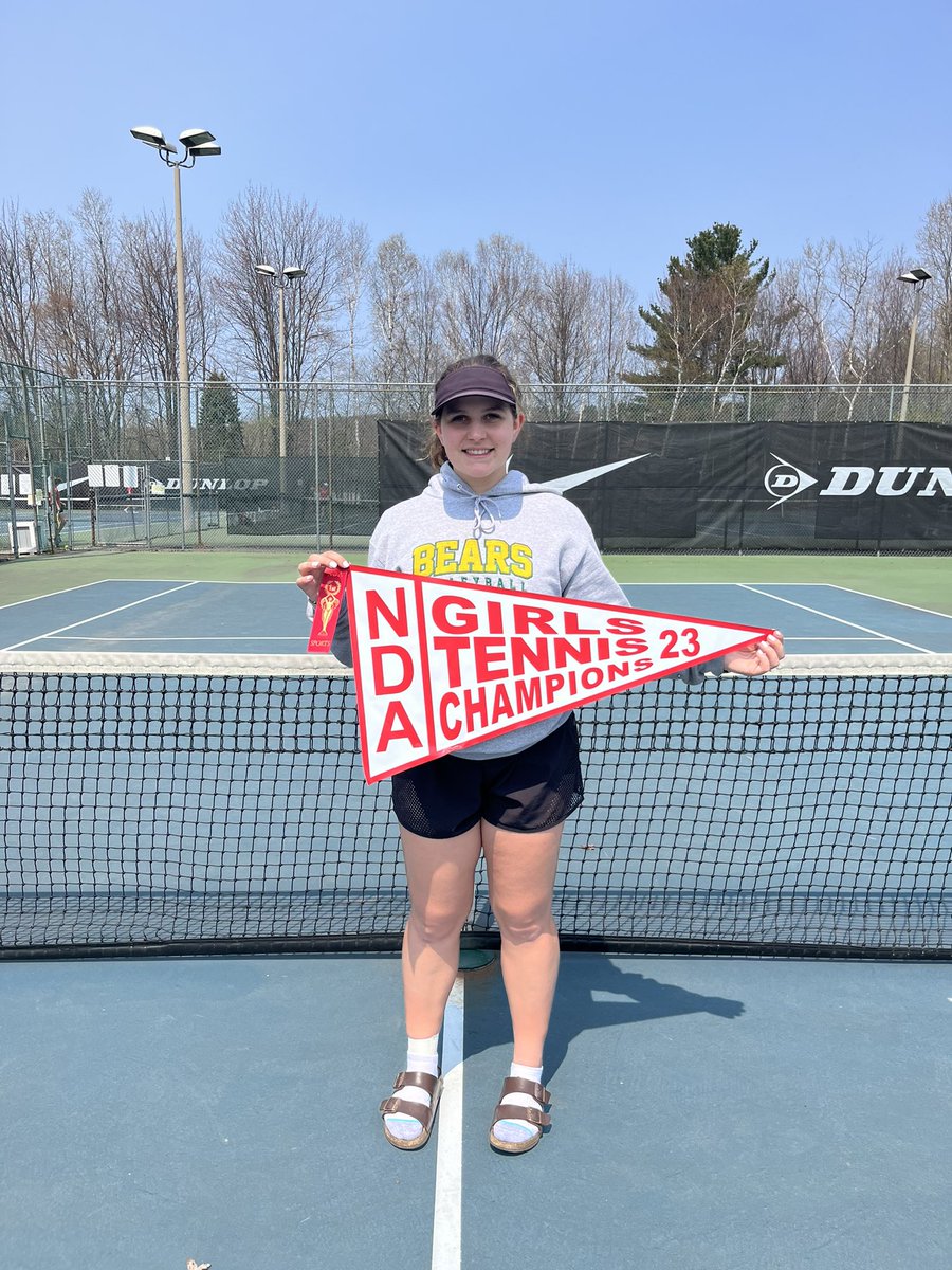 NDA CHAMP! 🐻 

Andriana Nadeau earns the Single Female Champ NDA title and is heading to NOSSA! 

#sjshbears <a href="/npsc_schools/">NPSCDSB</a> #ndachamp