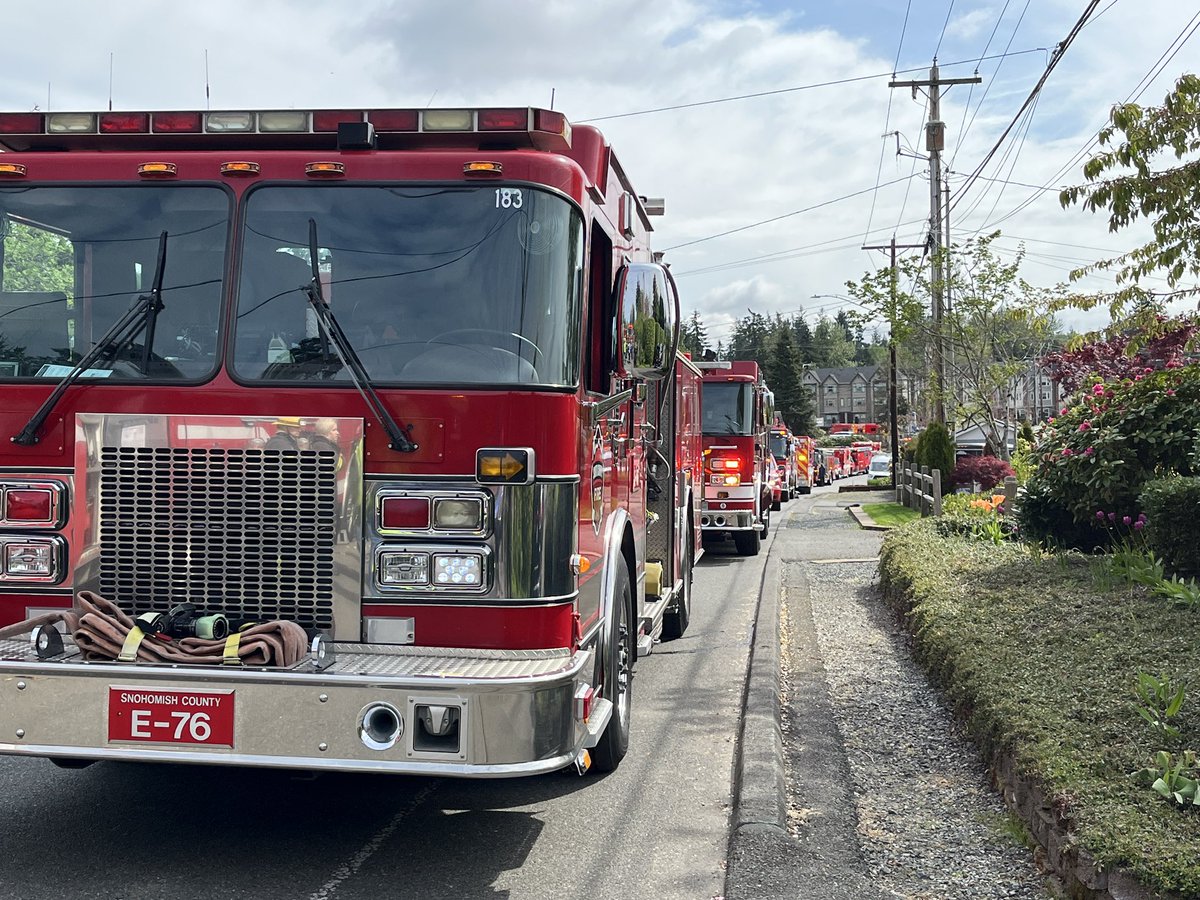 Everett Fire on scene of a 2-alarm house fire 11200 E Ibberson Dr. https://t.co/OHbrGOm1c2
