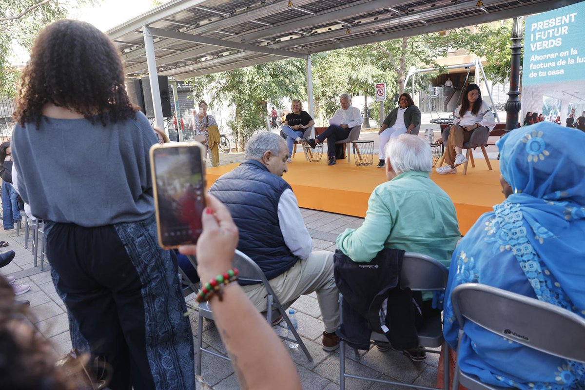 joanribo's tweet image. 🔸️Pondremos en marcha un nuevo servicio municipal, CaLaVeïna, en barrios como #Orriols, #Natzaret y la #Fontsanta. Ofrecerá información de recursos y servicios que estos colectivos tienen más cerca para cuidar de otras personas mayores, pequeñas, con diversidad funcional...