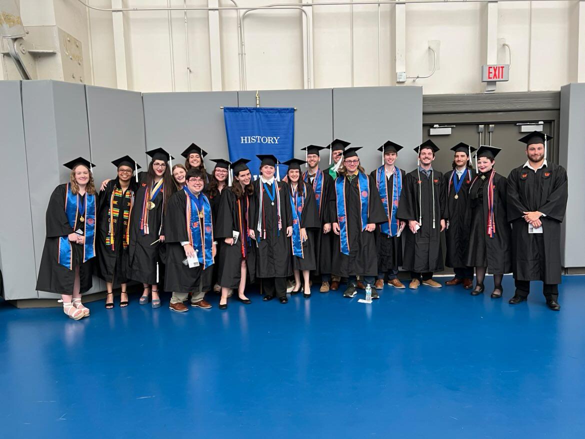 Our best and brightest at #ufgrad #uf23 gathering around the banner! 

🎉🎉Congratulations!!🎉🎉