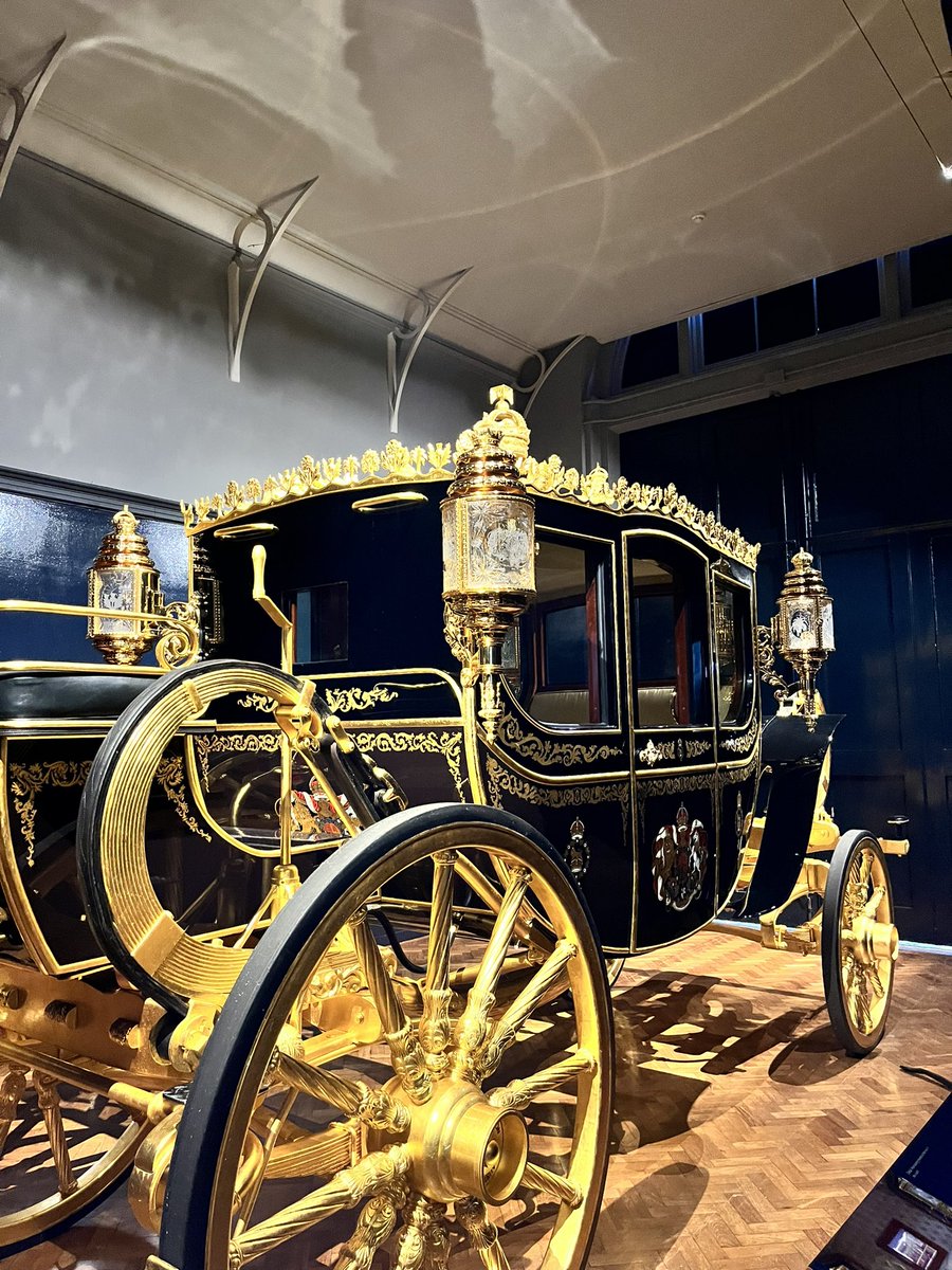 Wrapping up  #CoronationWeekend by visiting  the Royal Mews, Buckingham Palace, to see The Diamond Jubilee State Coach and the Gold State Coach.