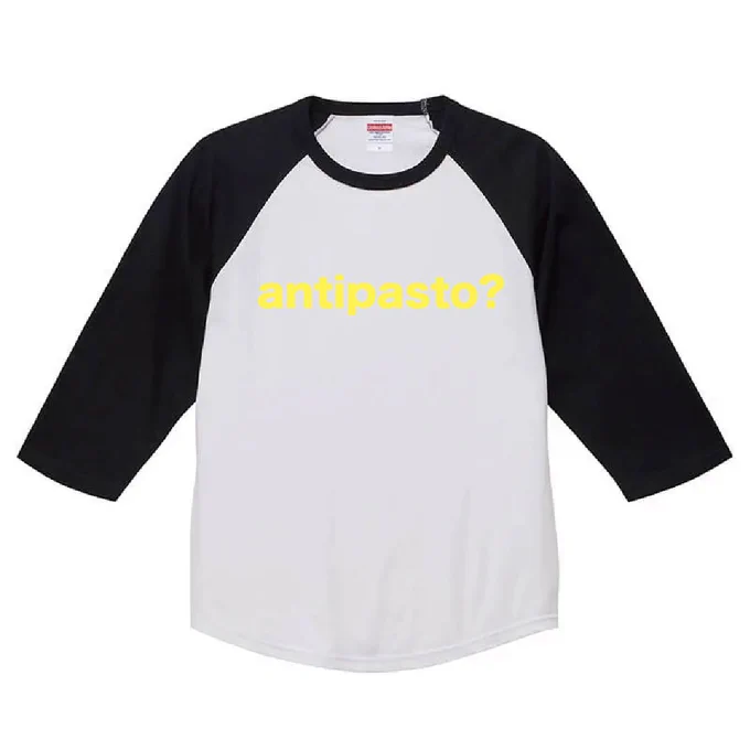 新作のロングTシャツが販売中です 