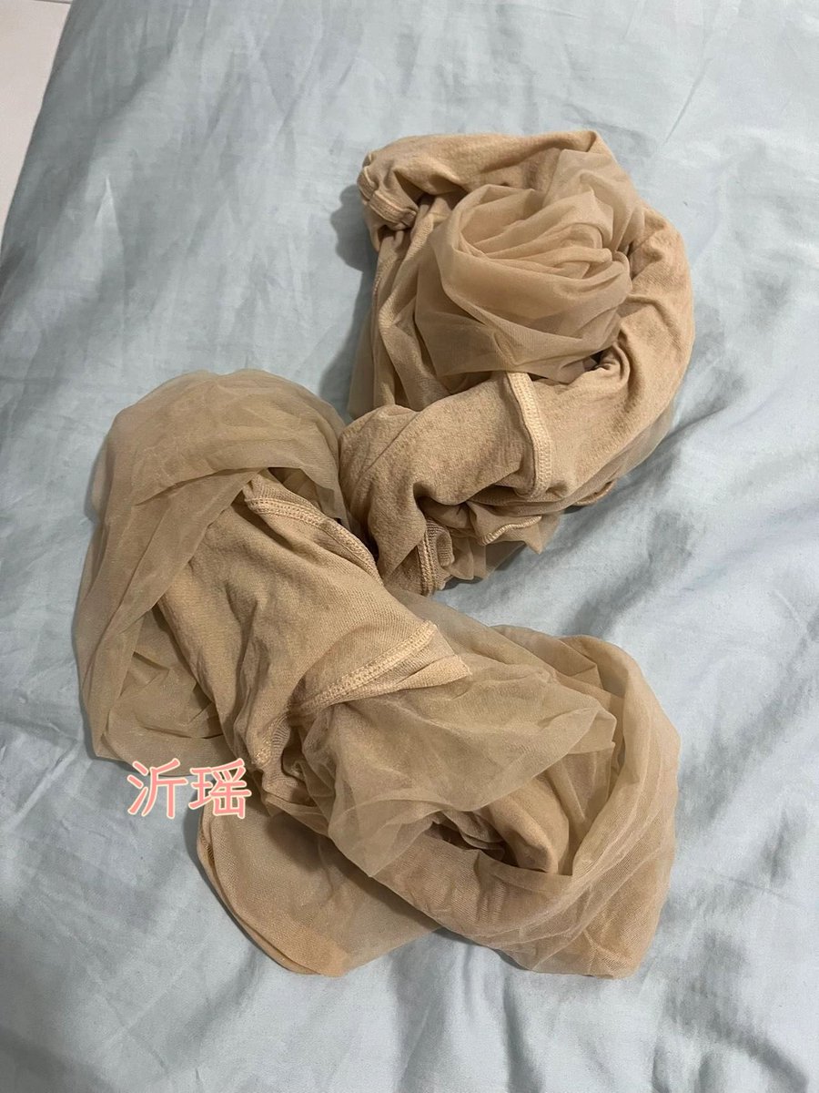 anni_linn's tweet photo. 我一个女m 天天都是各种奴下奴 各种公狗私聊我
号估计是废了
我有那么攻吗？😃
#原味袜子 #丝袜 #女M https://t.co/5Dgz6cCBui