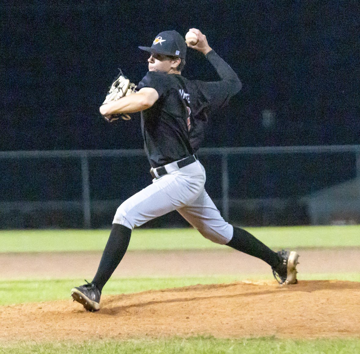 kwhite982's tweet photo. Keep it up, Cam! 🔥🖤🧡⚾️ #OutlawsBaseball #GoldenEagle https://t.co/EJbELtByrZ