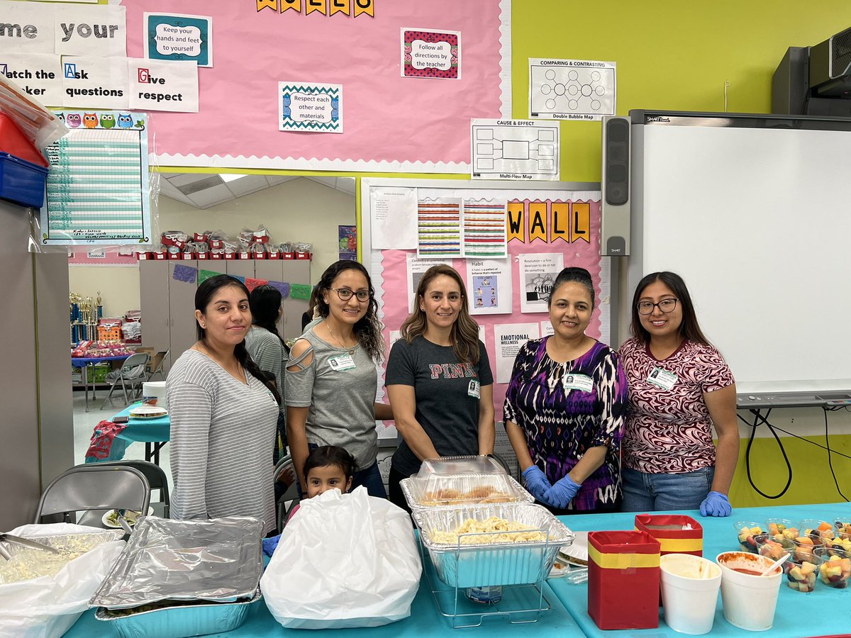 Thank you to our amazing parent volunteers and PAC for kicking off our teacher appreciation week @MorenoMustangs with a delicious catered lunch from Italiano’s! The home made aguas frescas and fruit cups were amazing!! Gracias @acastro_hisd