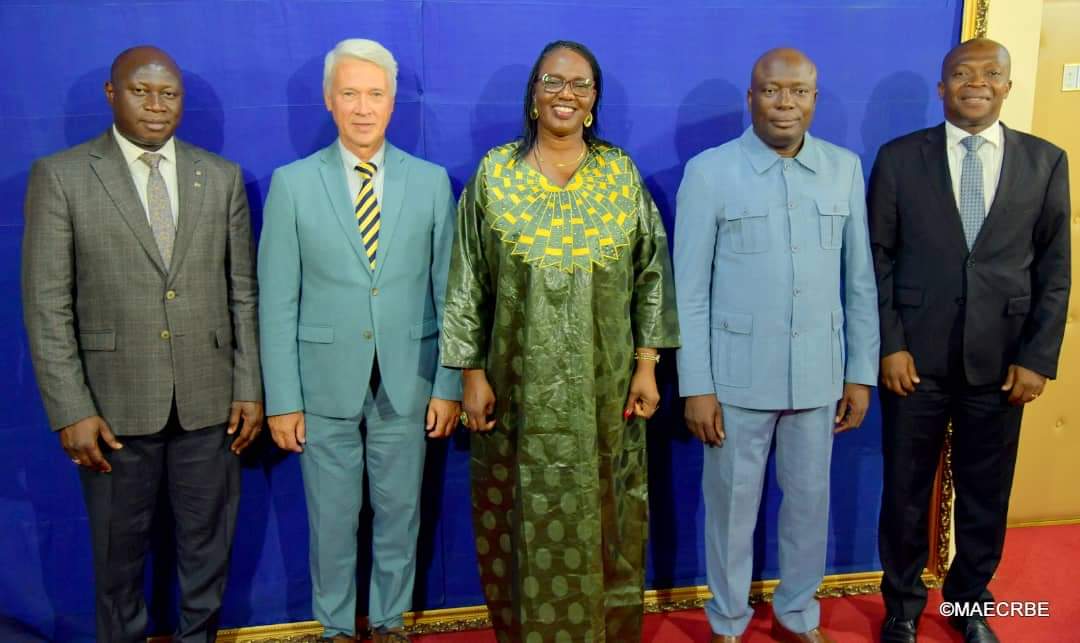 sigbf's tweet image. Coopération bilatérale: #Burkina #Faso - #Ruissie

m.facebook.com/story.php?stor…

#Com_Gouv_BF
#SigBurkina
#BurkinaFaso