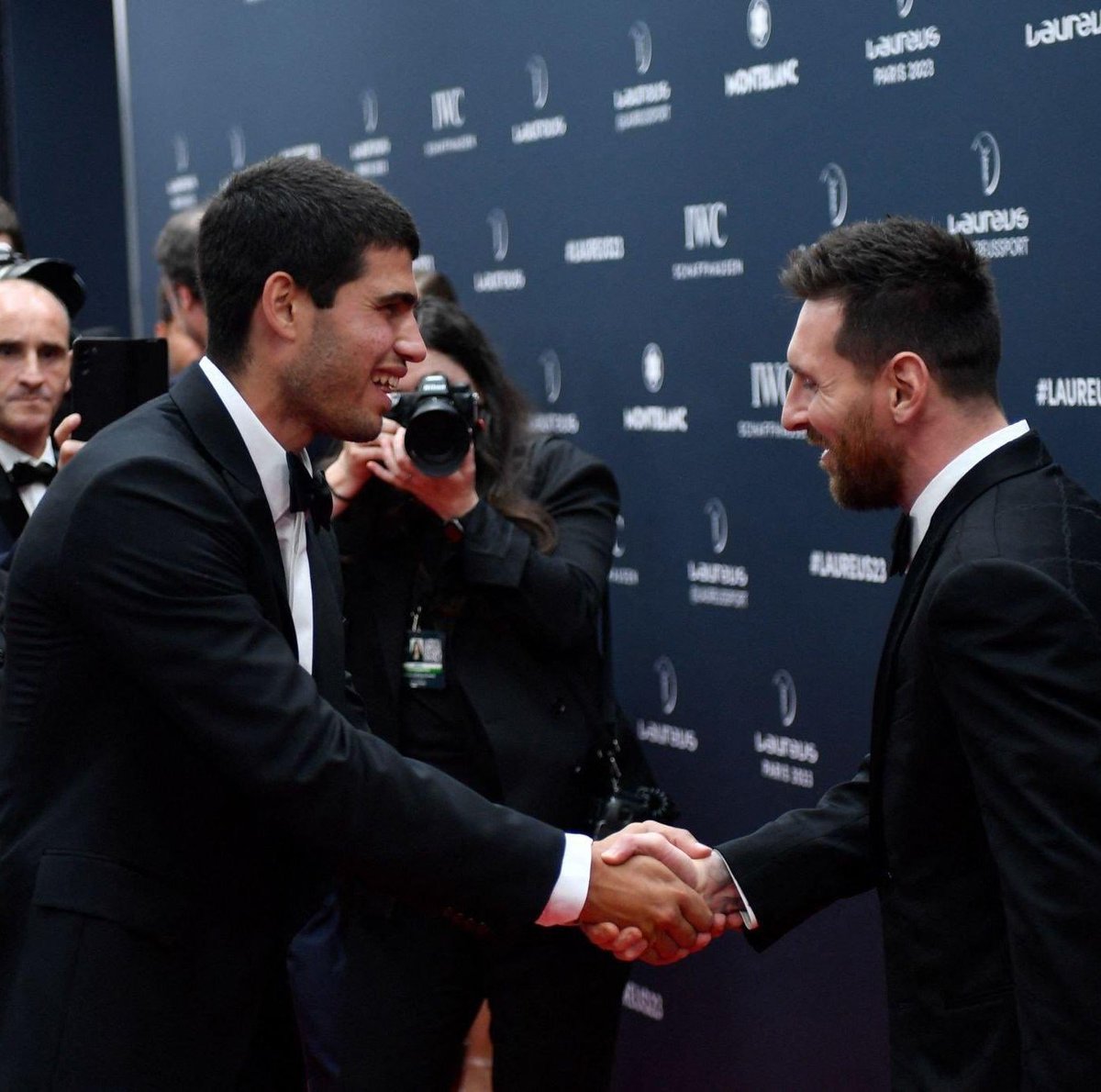 La foto que todos necesitábamos ver.

Carlitos Alcaraz y Lionel Messi ❤