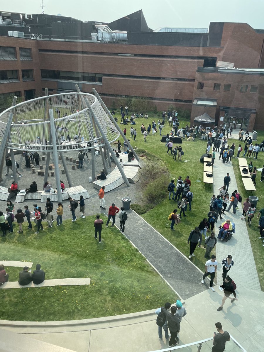 Great to see all the smiling faces return for there start of another exciting semester ⁦<a href="/AlgonquinColleg/">Algonquin College</a>⁩. So many great activities put on by ⁦<a href="/AlgonquinSS/">AC Student Services</a>⁩ and ⁦<a href="/AlgonquinSA/">Algonquin Students' Association</a>⁩! Love being part of it with our ⁦<a href="/ACCampusService/">Algonquin College Campus Services</a>⁩ team! #ACspirit #ACday1