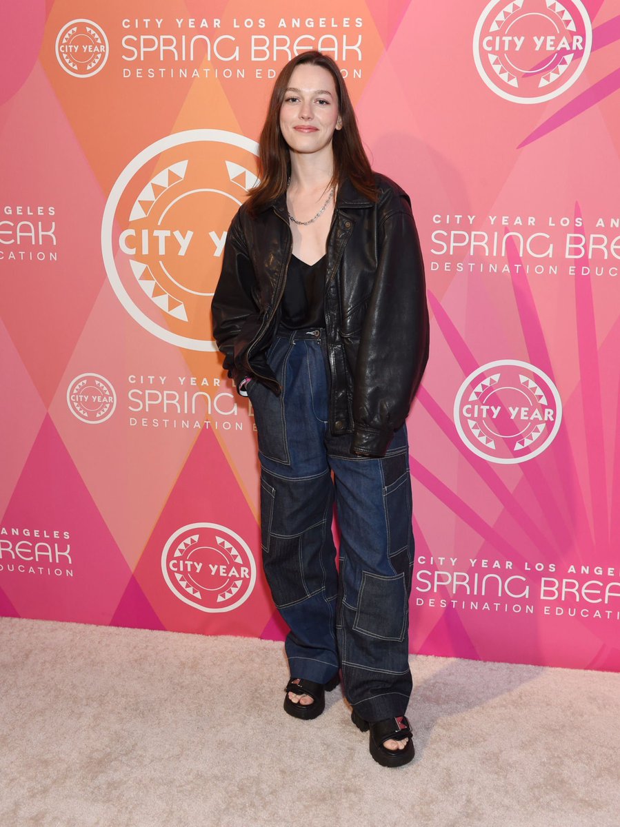 Portal Victoria Pedretti Brasil tweet media