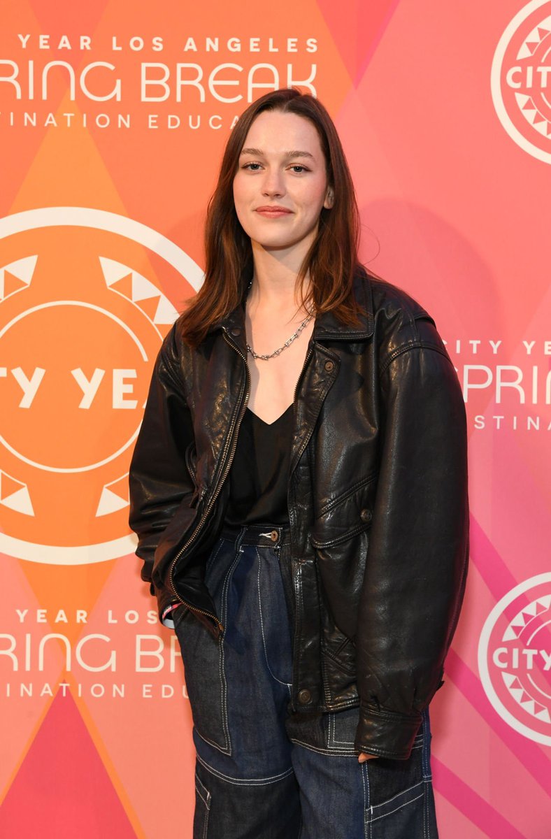 Portal Victoria Pedretti Brasil tweet media