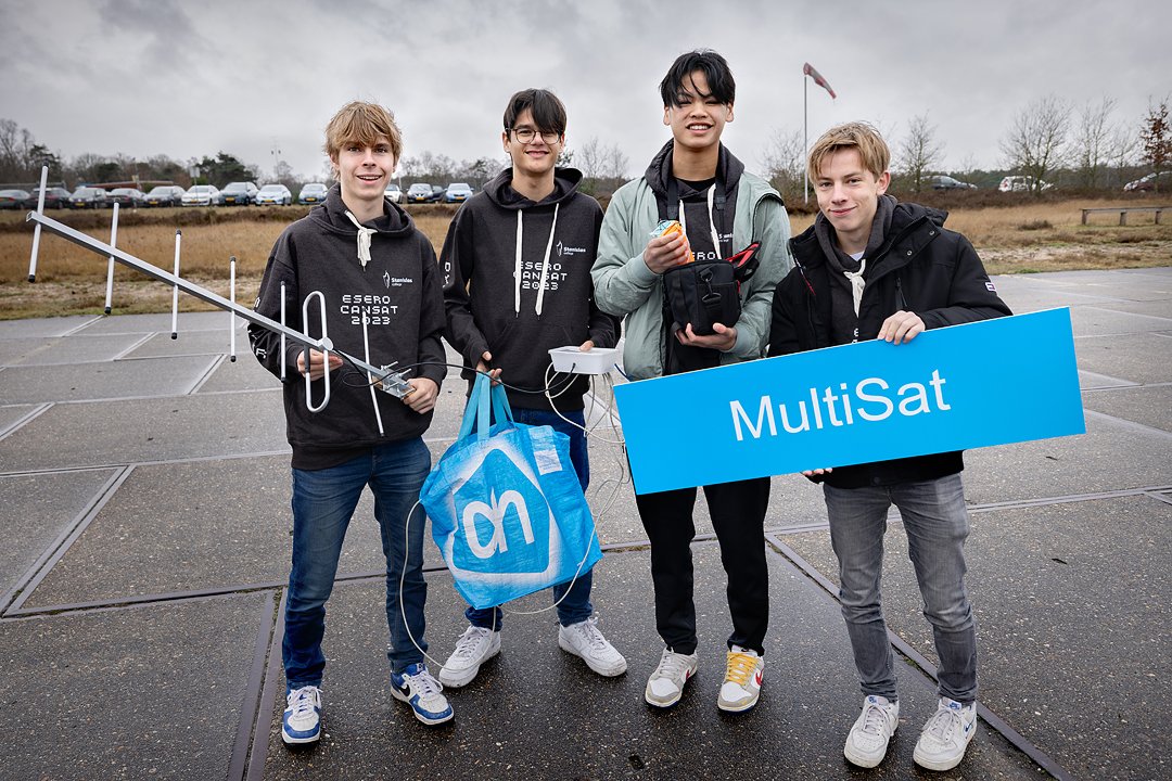 ESERO NL (@eseronl) on Twitter photo De Europese CanSat competitie vindt plaats in Granada van 26 tot 30 juni! Team MultiSat zal strijden tegen 25 internationale teams. 🌍
esero.nl/artikelen/nede…
#CanSat <a href="/NLSpaceOffice/">NSO</a> <a href="/UnmannedValley/">Unmanned Valley</a> <a href="/nl_campus/">NLSpaceCampus</a> <a href="/esa/">European Space Agency</a> <a href="/stanislastweets/">Stanislascollege</a> #dare De Europese CanSat competitie vindt plaats in Granada van 26 tot 30 juni! Team MultiSat zal strijden tegen 25 internationale teams. 🌍
esero.nl/artikelen/nede…
#CanSat <a href="/NLSpaceOffice/">NSO</a> <a href="/UnmannedValley/">Unmanned Valley</a> <a href="/nl_campus/">NLSpaceCampus</a> <a href="/esa/">European Space Agency</a> <a href="/stanislastweets/">Stanislascollege</a> #dare