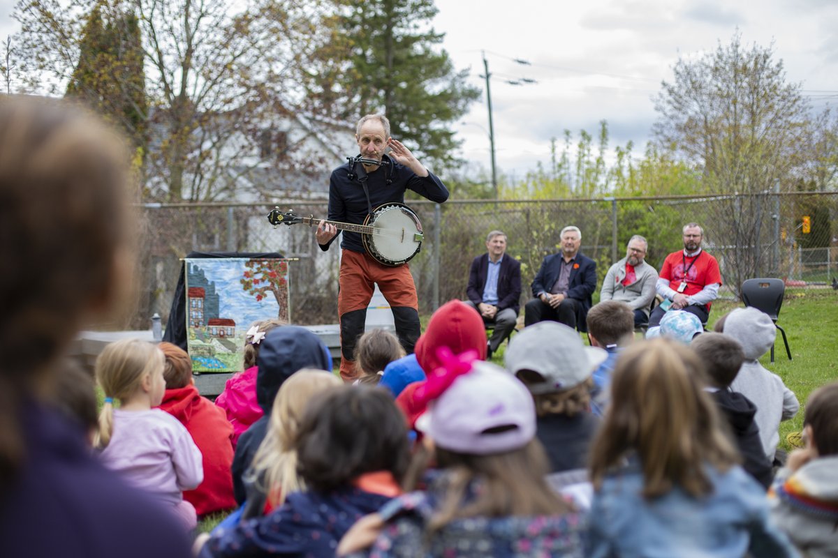 PathwayProject_'s tweet image. We celebrated the our $750,000 Grow Grant from Ontario Trillium Foundation! Thank you Queen Elizabeth for hosting us! We were recognized by MPP Dave Smith, KPR Chairperson Steve Russell &amp;amp; Superintendent James Brake. Great performance by the JK class &amp;amp; puppet show by Glen Caradus!