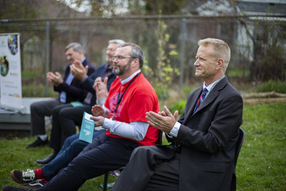 PathwayProject_'s tweet image. We celebrated the our $750,000 Grow Grant from Ontario Trillium Foundation! Thank you Queen Elizabeth for hosting us! We were recognized by MPP Dave Smith, KPR Chairperson Steve Russell &amp;amp; Superintendent James Brake. Great performance by the JK class &amp;amp; puppet show by Glen Caradus!