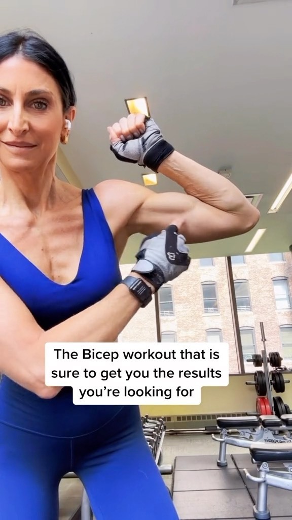 Pancakespushups's tweet photo. Let’s build beautiful biceps 💪🏼💙 
The more muscle you build the more “sculpted”, “toned”, “defined” your arms will be! 

#fittips - go slow and controlled. Time under tension is key!
Make every rep count. 
Squeeze your bicep at the top of the contrac… https://t.co/CPi9vlVZWM https://t.co/2unPLMNhsZ