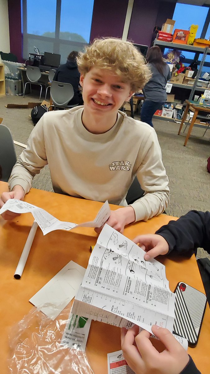 G_Ligouri's tweet photo. Rocket building in Honors Integrated Studies! Launch day soon! #MontourProud #IntegratedStudies #ColdWar #FollowingDirections @hilltopspartan @MrsKCrawshaw https://t.co/HpHupXy362