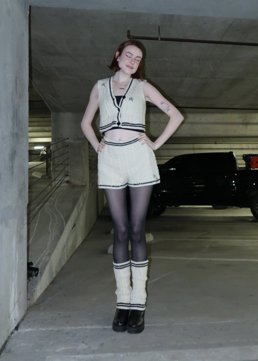 reagsrush's tweet photo. I’ve never been normal about anything in my entire life so here is a fully hand knit concert outfit that I finished 10 minutes before I had to leave @taylornation13 https://t.co/io9gkQIigG