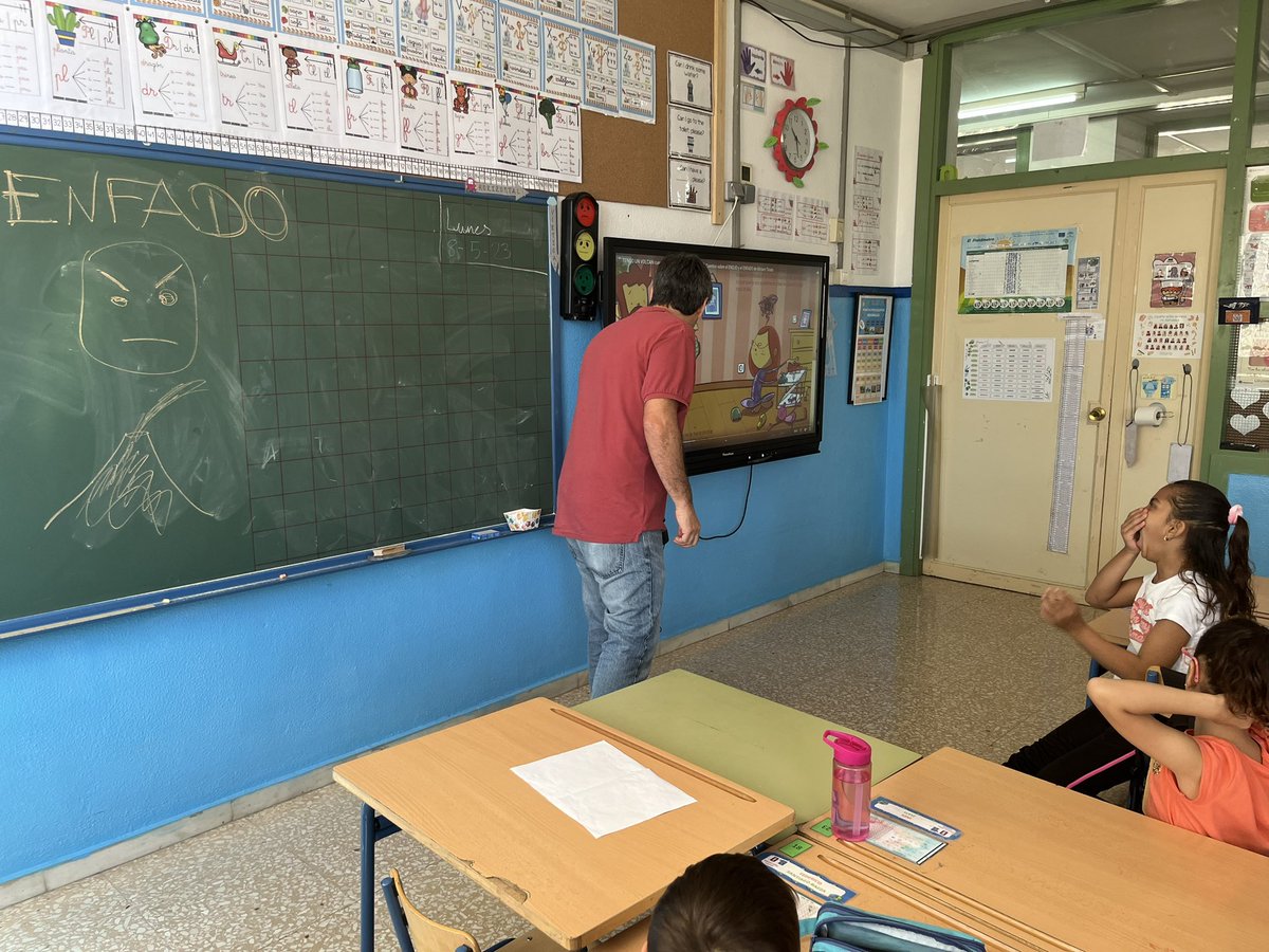 Segundo taller de educación emocional para 1º de primaria organizados por la Concejalía de Igualdad, a través del centro de la Mujer.
Gracias al área de igualdad, a Sergio y a María, la coordinadora del Plan de igualdad. Gracias al área de igualdad y a Sergio.