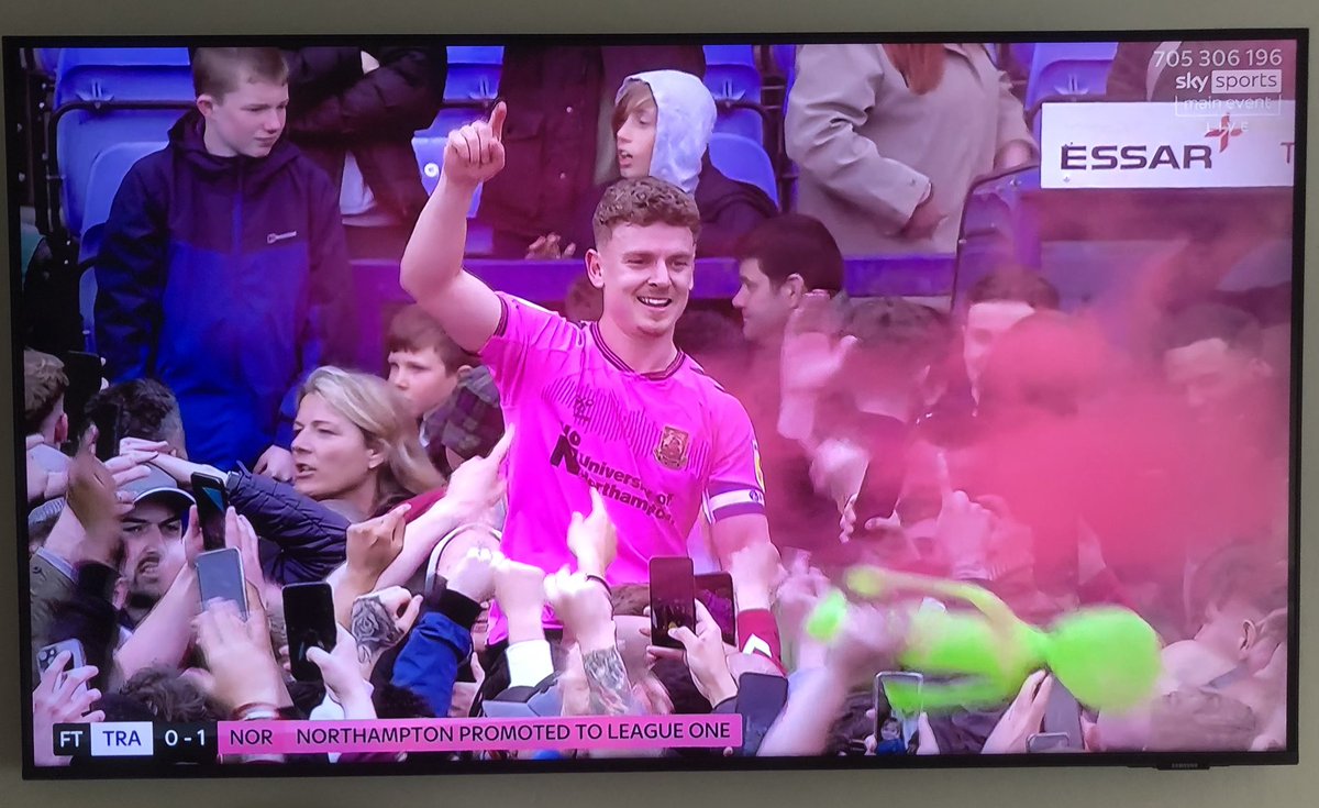 NAllen1976's tweet photo. Congratulations @ntfc #Cobblers #ShoeArmy #AutomaticPromotion https://t.co/t6pMQQ1vGz
