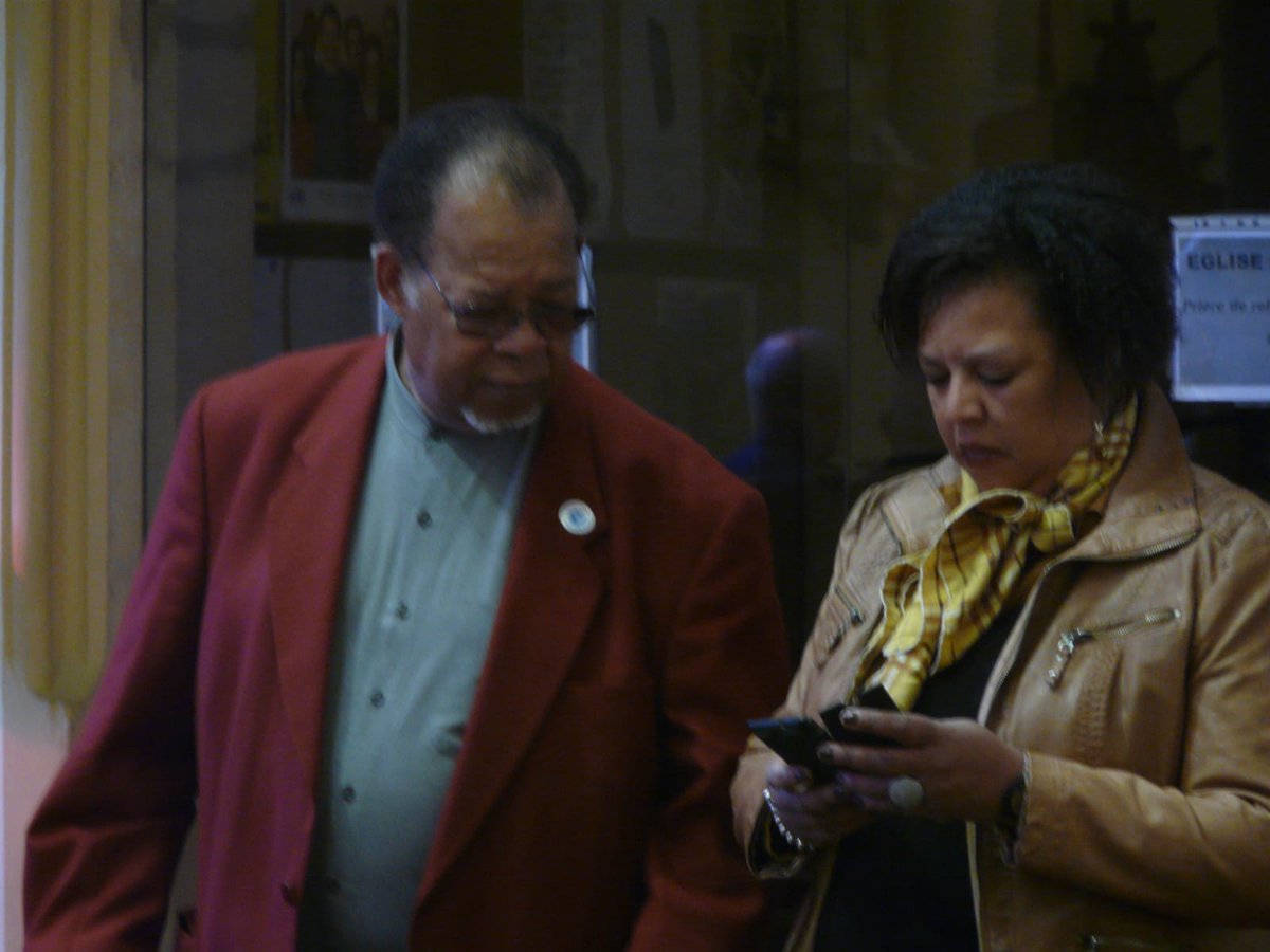 Papa 1er,  #8mai1945 sans toi.😪🤎 Me reste le souvenir de tes valeurs et ta fierté depuis tes 20 ans à revêtir l'uniforme y compris celui d'arbitre pour célébrer l'entente franco- allemande. Merci  🙏🏾