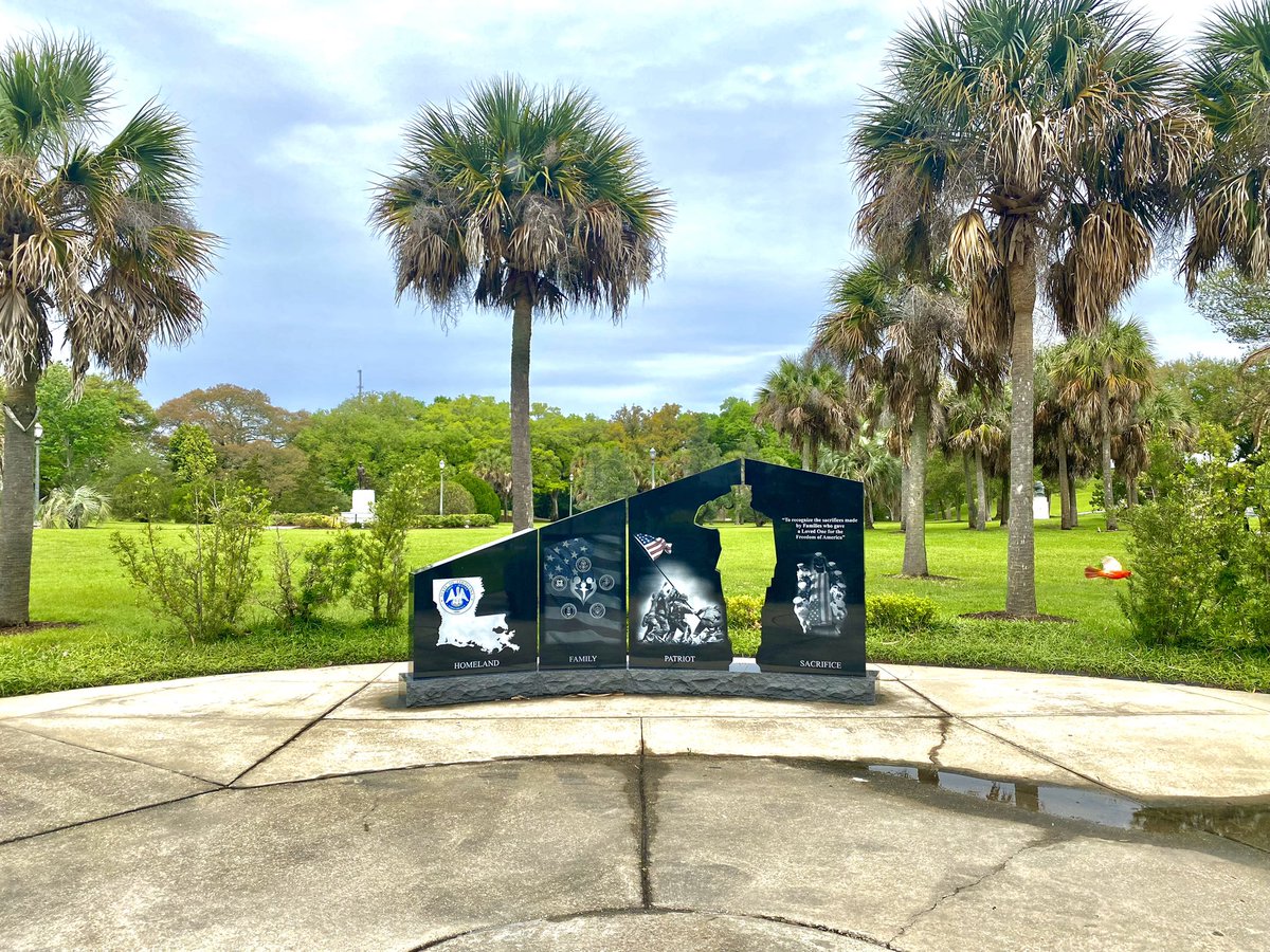 WWFoundation's tweet photo. Today for #MonumentMonday, we stop by the #GSFMM in Baton Rouge. This beautiful monument sits on the picturesque Louisiana State Capitol Grounds! #TheCauseIsGreaterThanI
@LaVetAffairs https://t.co/PPPw8iHV9S
