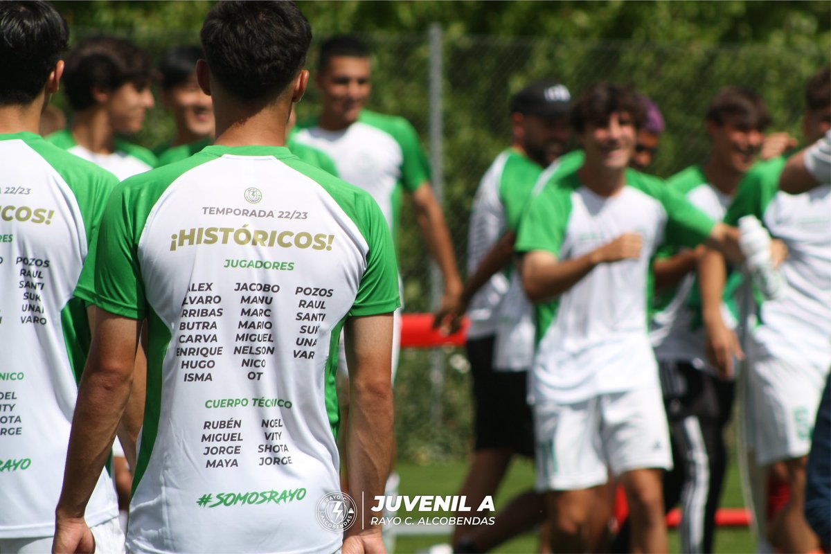 🥉HISTÓRICOS! CELEBRACIÓN! 💚🤍

⚡️El Juvenil A escribe la historia grande y se convierte en el primer equipo de cantera no profesional en lograr un 3er puesto en División de Honor en su primer año en la categoría.

🤩 Enhorabuena chavales!!!

⚡️💚🤍

#somosrayo
