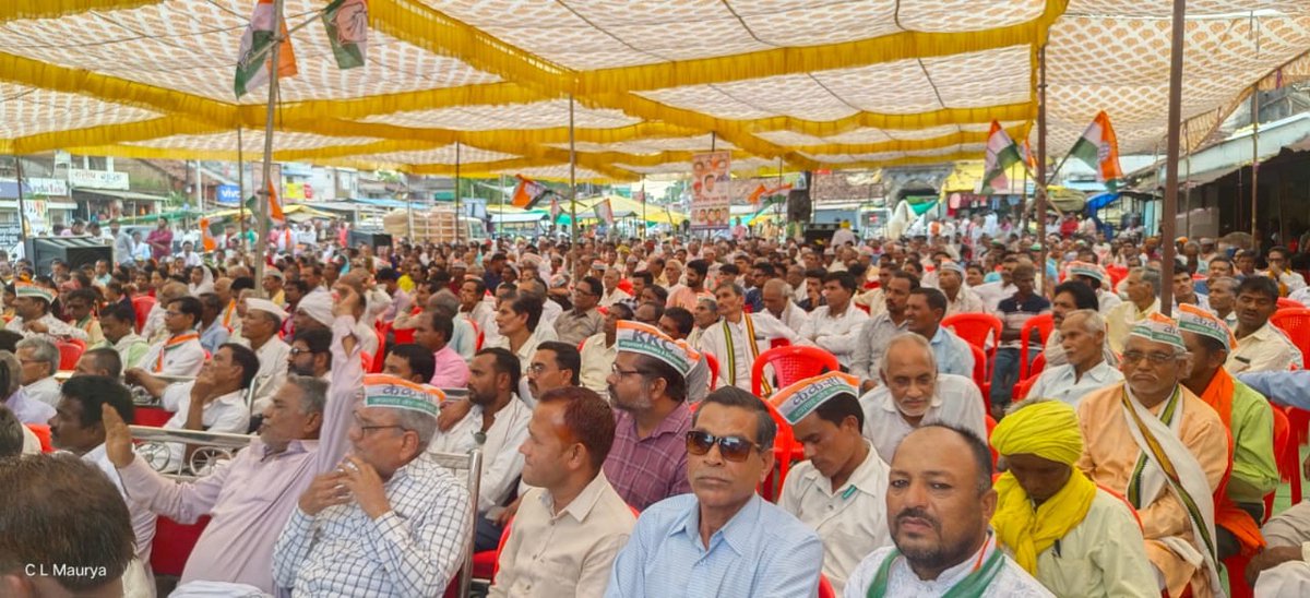 iAsbisen's tweet photo. मेरे ग्रह विधानसभा क्षेत्र कटंगी 113 में बिगड़ती कानून व्यवस्था के खिलाफ हल्ला बोल न्याय रैली का आयोजन किया जिसमें मुख्य वक्ता के रूप में @kkc_india के चेयरमैन श्री @Dr_Uditraj जी @INCSCDept के स्टेट चेयरमैन श्री प्रदीप अहिरवार मेरी मां जिला पंचायत की सपभाती @KesharBisen जी https://t.co/mLEsZ3Px5c