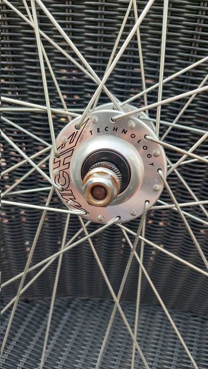 nikimurdoch's tweet photo. #fnfjb 
Dijual wheelset 
Hub : miche 36H (dus/box masih ada)
Rims : araya AR 713, 36H
Ban : 2 continental
Ban : ban depan wanda king
Total ban ada 3

Harga : 1.95jt nego
Wa : 0812 1975 5567
Untuk nanya nanya langsung wa ya. 
diutamakan COD, blok m dan ciledug. https://t.co/HjegWZ8DO4