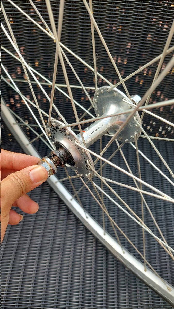nikimurdoch's tweet photo. #fnfjb 
Dijual wheelset 
Hub : miche 36H (dus/box masih ada)
Rims : araya AR 713, 36H
Ban : 2 continental
Ban : ban depan wanda king
Total ban ada 3

Harga : 1.95jt nego
Wa : 0812 1975 5567
Untuk nanya nanya langsung wa ya. 
diutamakan COD, blok m dan ciledug. https://t.co/HjegWZ8DO4