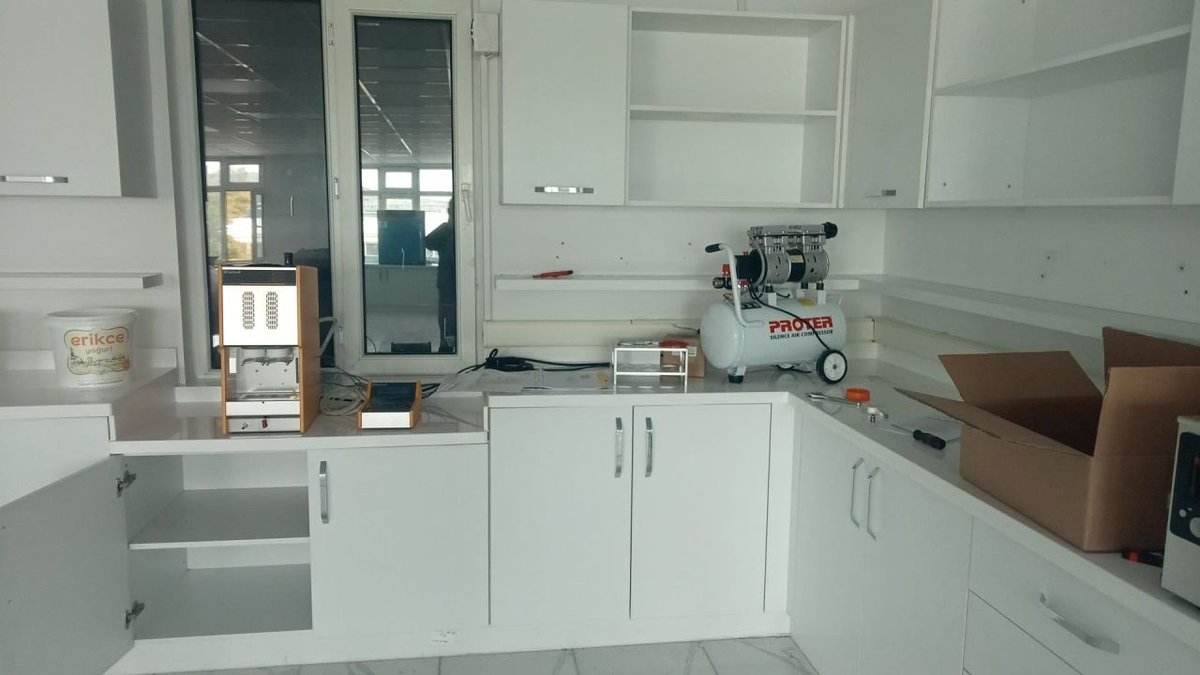 Kutaylab's tweet photo. Gaziantep'te faaliyet gösteren sektörünün öncü firmalarından Akınal Bella firmasının laboratuvar kurulumunu tamamladık.Müşterimizin iyi günlerde kullanmasını dileriz.
#kutay #kutaylaboratuar #laboratuvar #teknoloji #çagdaslaboratuvarlaricin #textile #crosslinker Memmert GmbH https://t.co/xIt8aL84hV