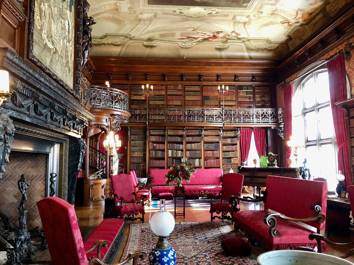LiteracyTexas's tweet photo. Library at Biltmore Estate, Asheville, North Carolina, USA
#BookBucketList #ReadingTransforms https://t.co/z5I7tt6Gzh