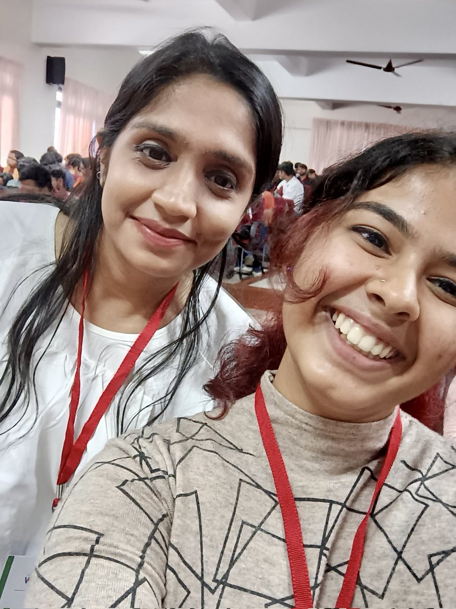 MalavikaCo's tweet photo. Just attended an amazing session by @Nikkitagandhi and Tanvi Somani from @GoogleDevsIN on connecting with people at meet-ups! Their tips and suggestions were super helpful, especially for an introvert like me. Thanks, Nikitha and Tanvi, for making networking seem less daunting! https://t.co/uhLtcBY8xv