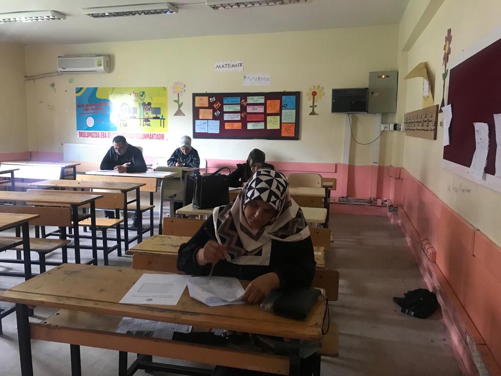 ikoglanogluiho's tweet photo. Veliler Arası Kitap Okuma Yarışma Sınavı yapıldı. @tcmeb @meb_dinogretimi @Bitlis_Mem @AdilcevazM @YavuzBEKARDE https://t.co/EfhcZClKkX